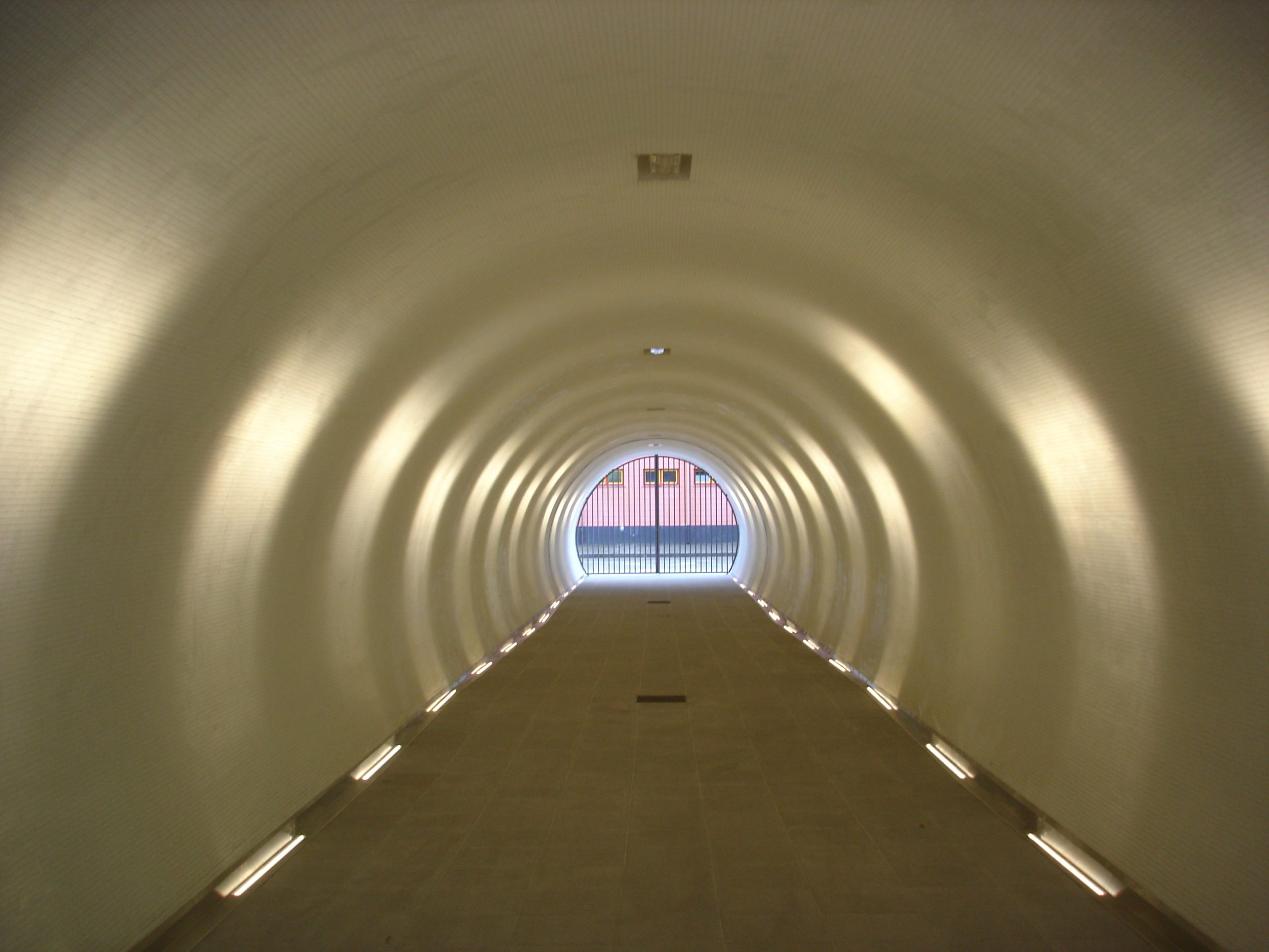 Passagem Subterrânea EBIAH